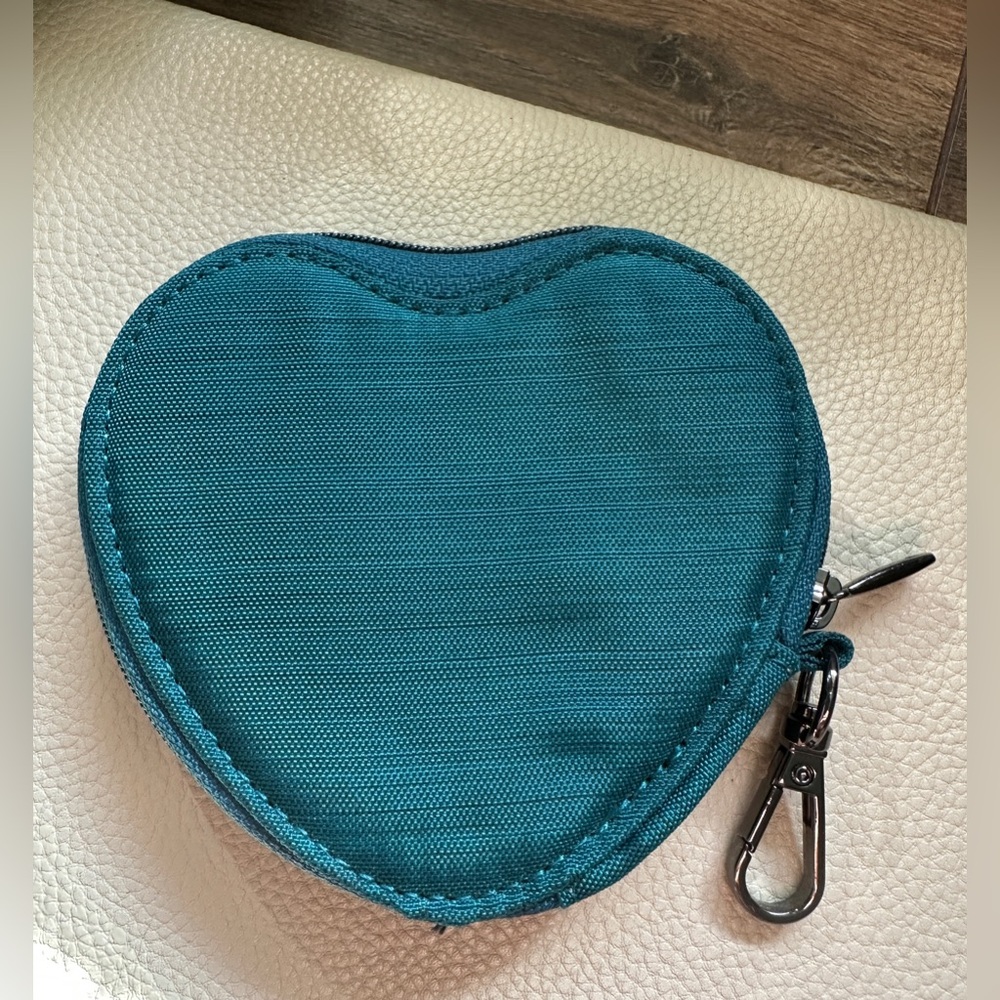 Lug Emerald Teal Quilted Heart Pouch Coin Purse - Picture 2 of 3